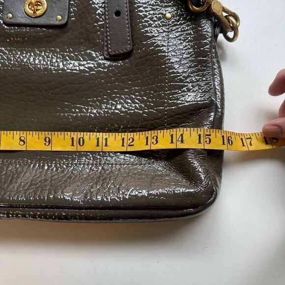 Marc Jacobs embossed gray patent leather laptop purse bag - Picture 6 of 14